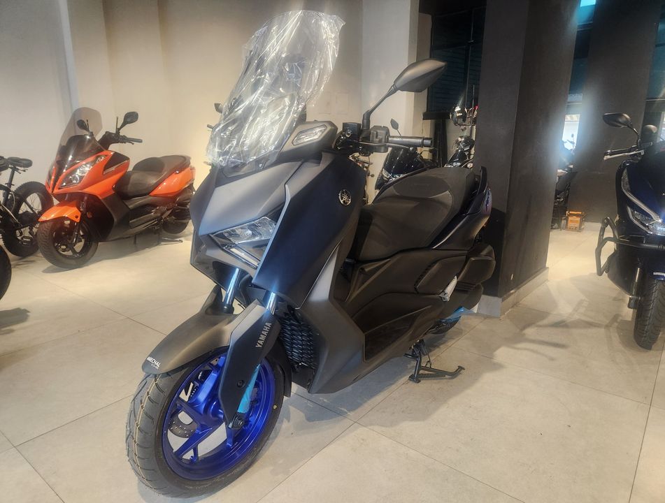  XMAX 250 CONNECT 