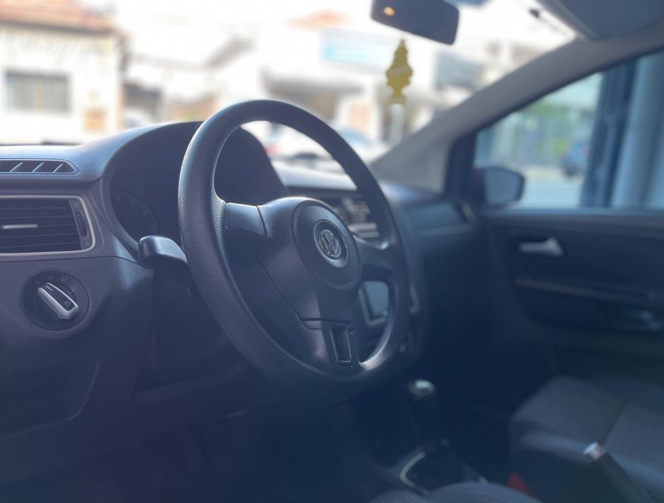 VolksWagen Fox 1.6 Mi Total Flex 8V 5p