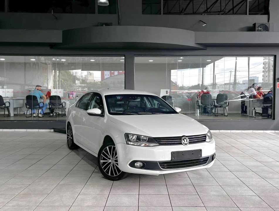 VolksWagen JETTA Highline 2.0 TSI 16V 4p Tiptronic
