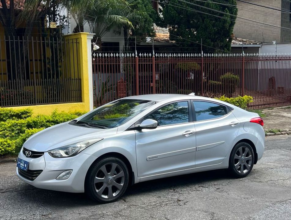 Hyundai Elantra GLS 2.0 16V Flex Aut.