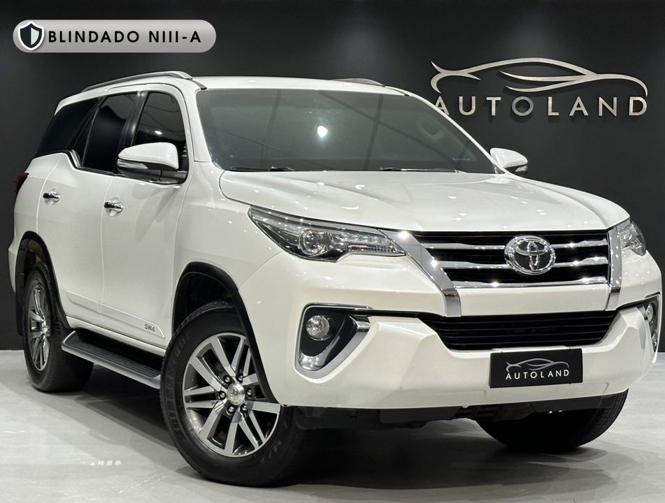 Toyota Hilux SW4 SRX 4x4 2.8 TDI 16V Dies. Aut.