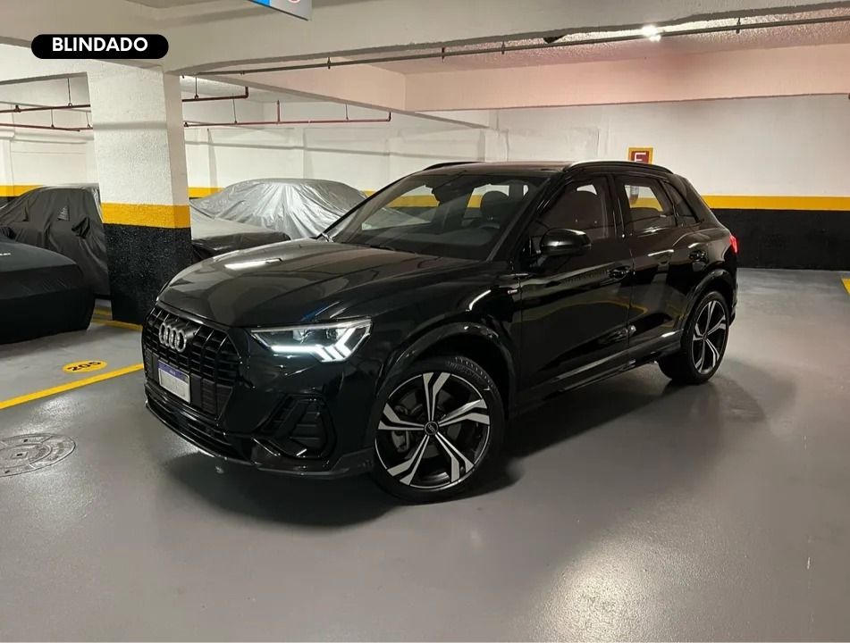 Audi Q3 Perf. Black 2.0 TFSI Tiptr. Quattro