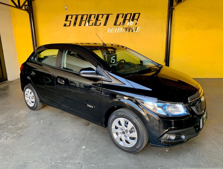 Chevrolet ONIX HATCH LT 1.4 8V FlexPower 5p Mec.