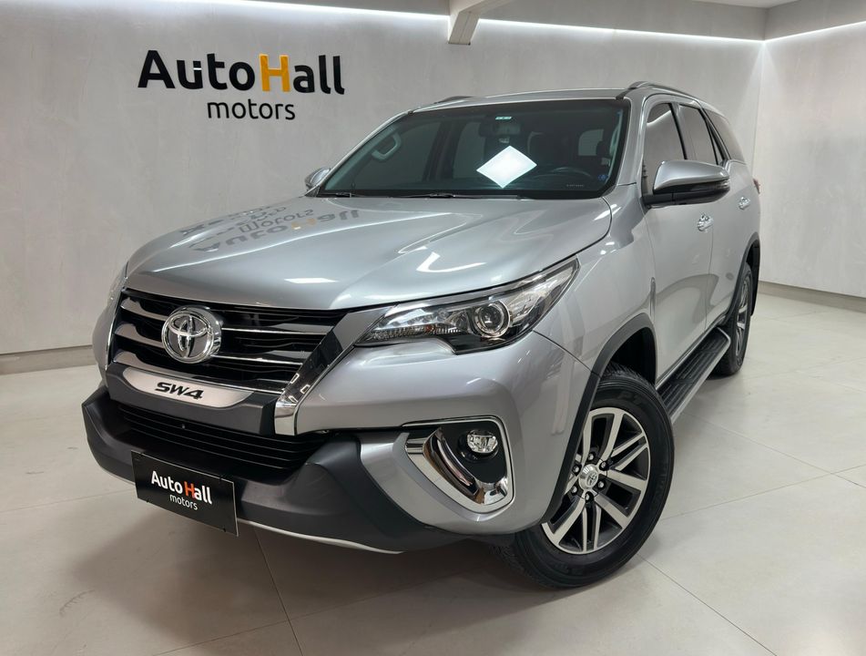 Toyota Hilux SW4 SRX 4x4 2.8 TDI 16V Dies. Aut.