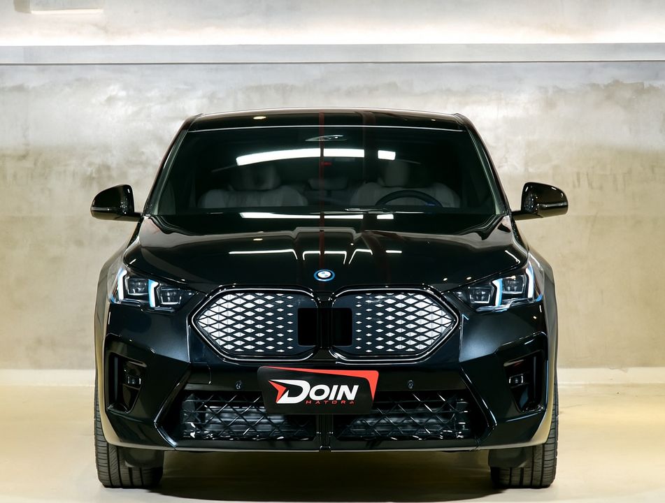 BMW iX 2 xDrive 30 M Sport (Elétrico)