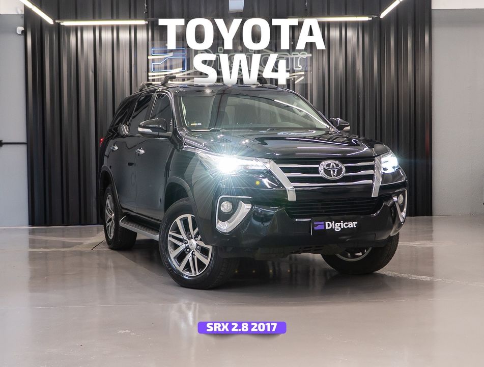Toyota Hilux SW4 SRX 4x4 2.8 TDI 16V Dies. Aut.