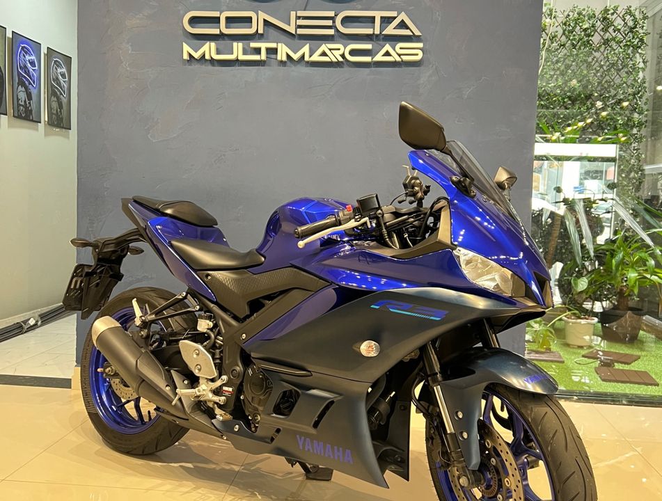YAMAHA YZF R-3 321/ABS