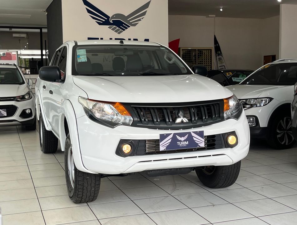 Mitsubishi L200 Tri. Outd. GLX 2.4 CD 4x4 Die. Mec.