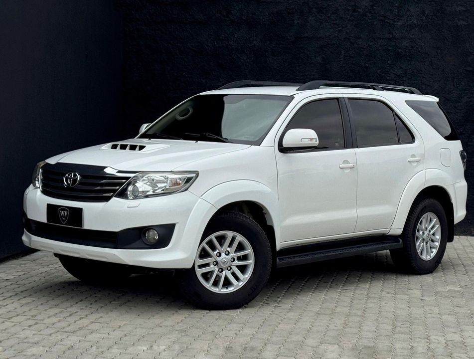 Toyota Hilux SW4 SRV D4-D 4x4 3.0 TDI Dies. Aut