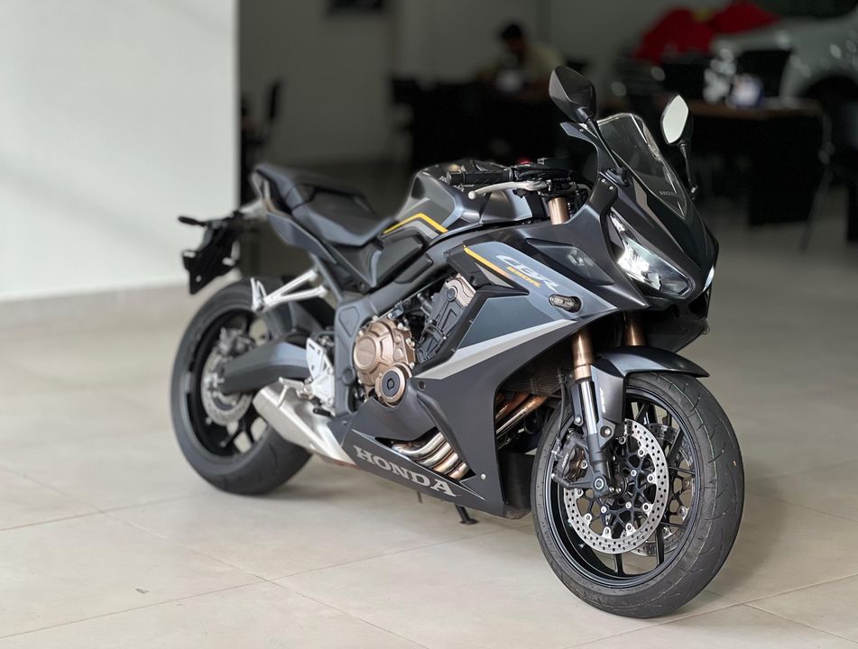 HONDA CBR 650 R
