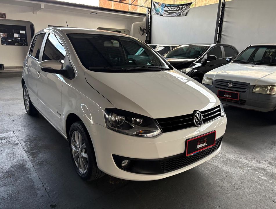 VolksWagen Fox 1.6 Mi Total Flex 8V 5p