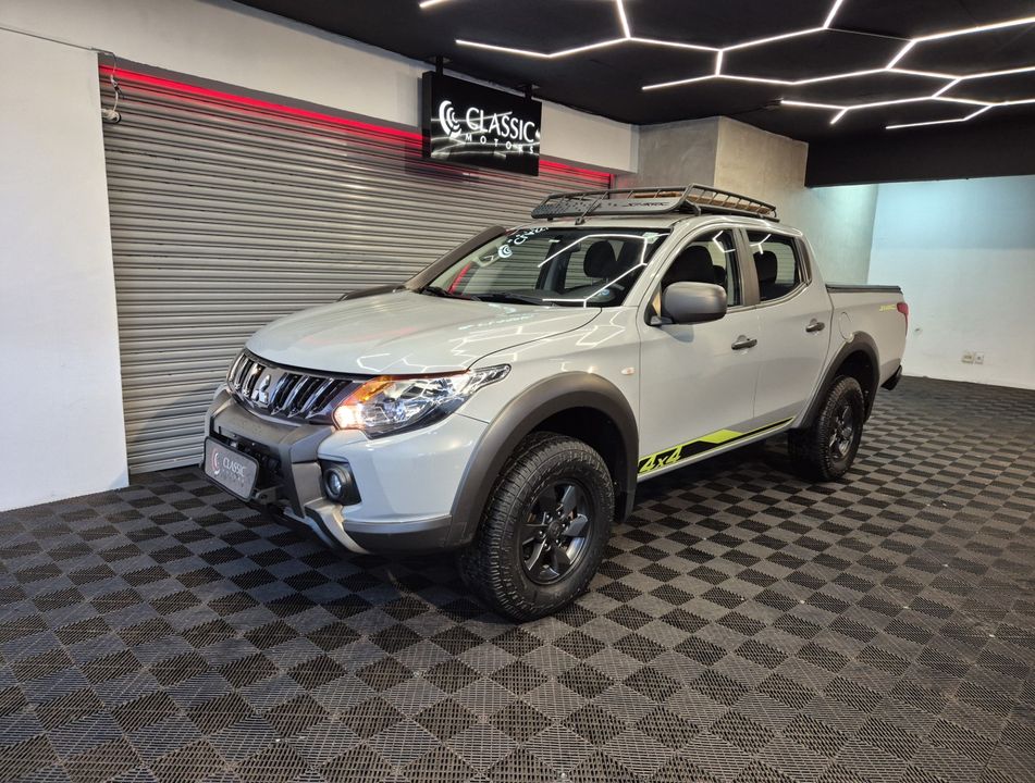 Mitsubishi L200 Triton Savana GLS 2.4 4x4 Die. Aut.