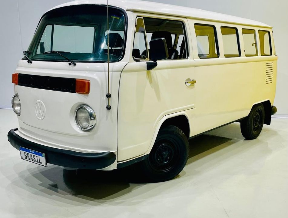 VolksWagen Kombi Standard/ Luxo/ Série Prata