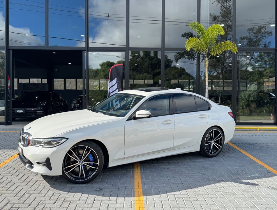 BMW 330i Sport 2.0 TB 16V 4p