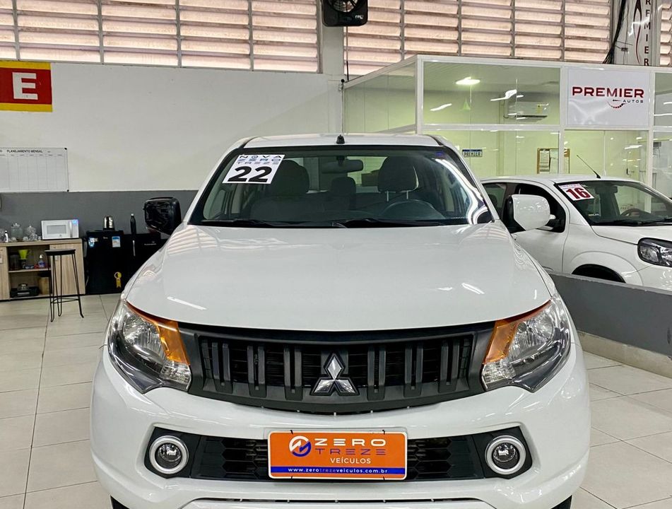 Mitsubishi L200 Tri. Outd. GLX 2.4 CD 4x4 Die. Mec.