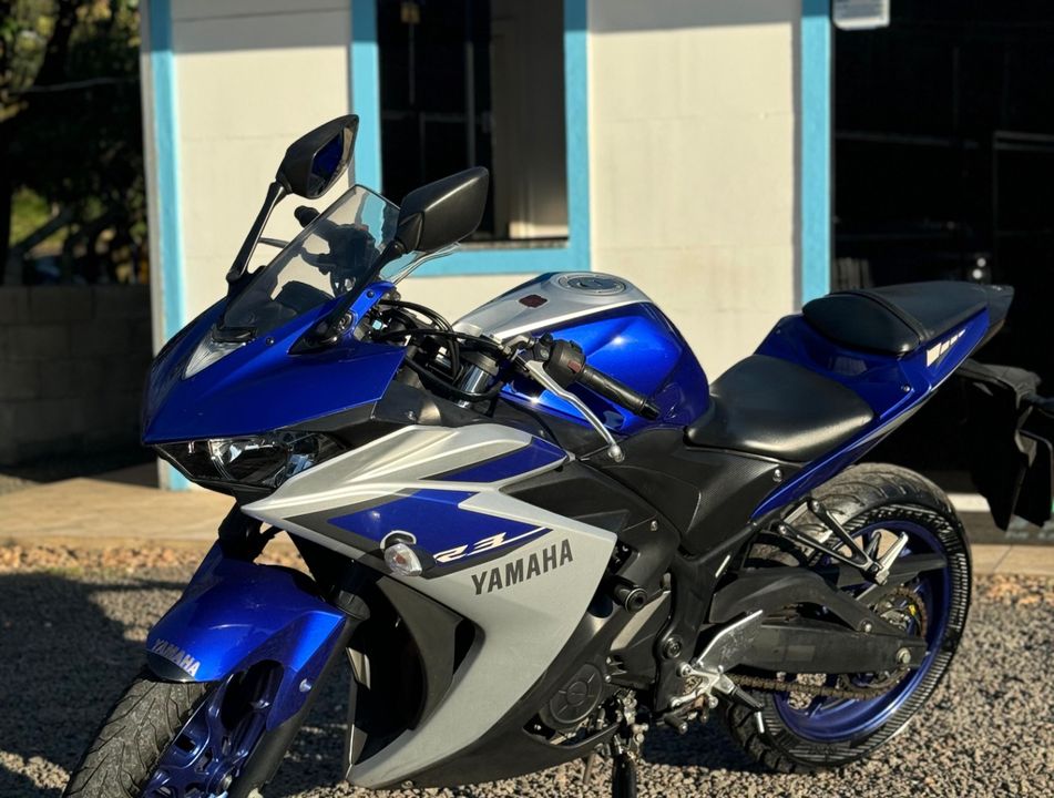 YAMAHA YZF R-3 321/ABS