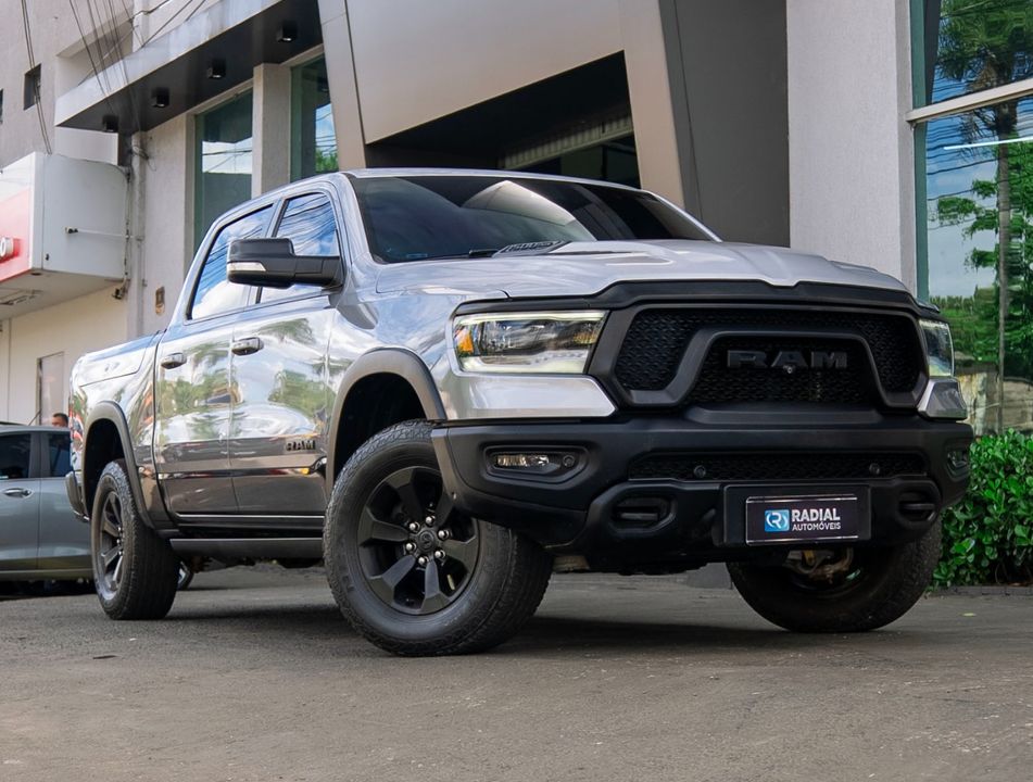 RAM 1500 REBEL 5.7 HEMI CD V8 4x4 Aut.