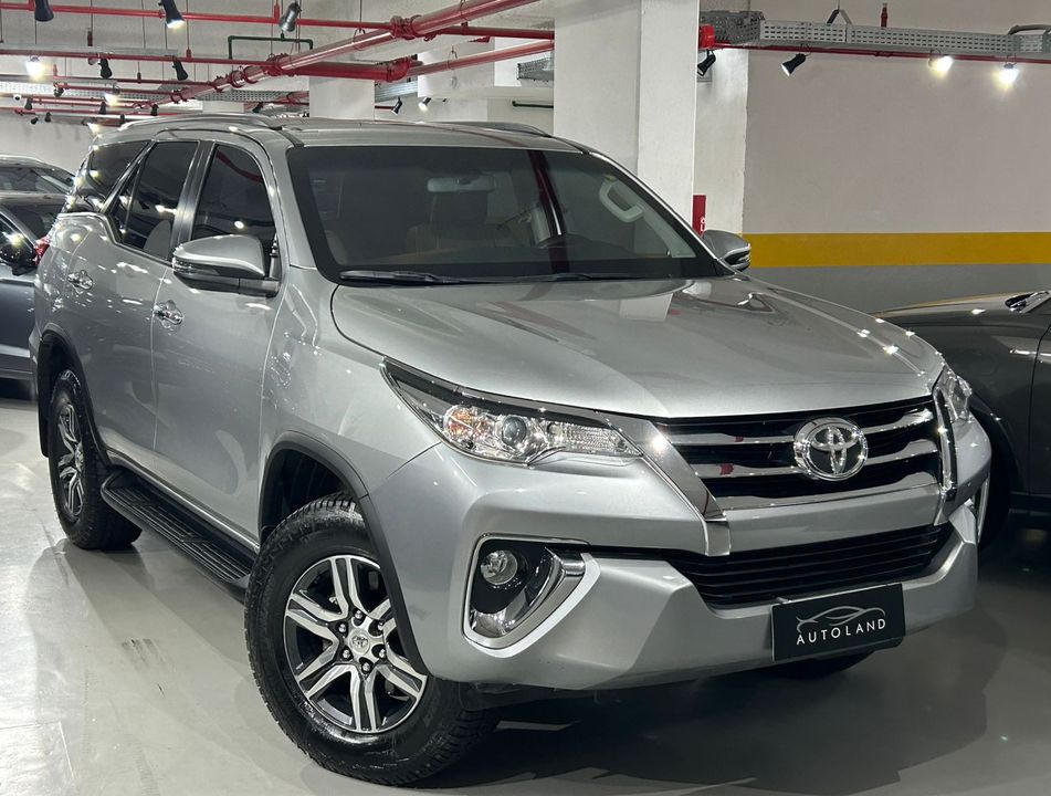 Toyota Hilux SW4 SRV 4x2 2.7 Flex 16V Aut.
