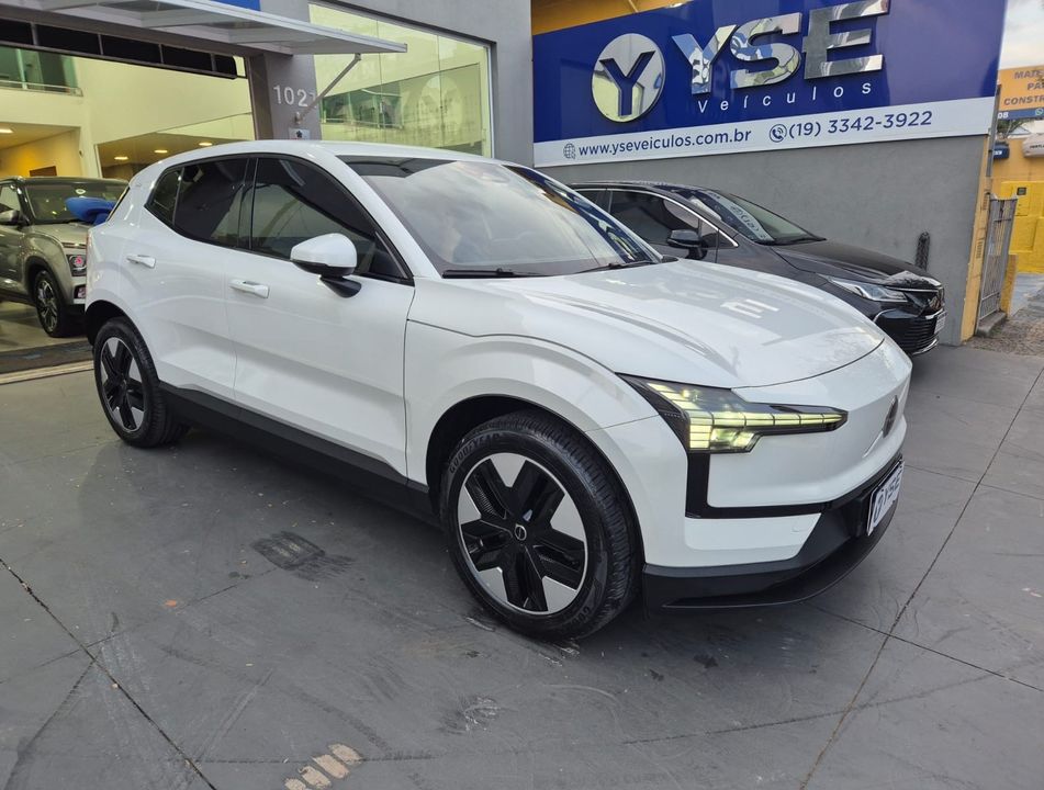 Volvo EX30 E40 Core (Elétrico)