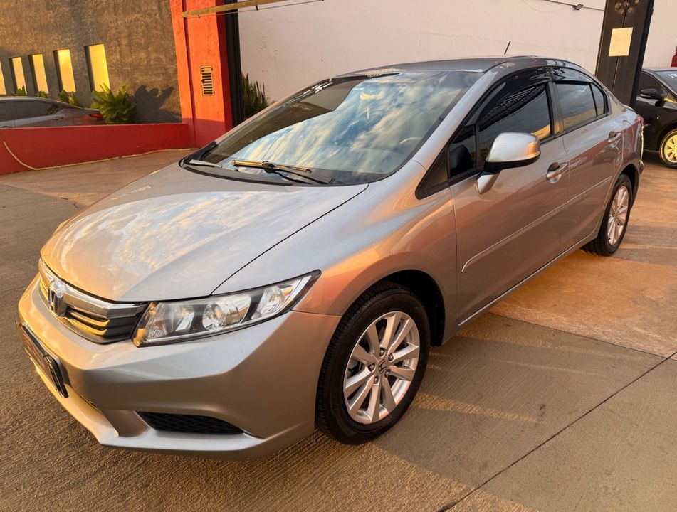 Honda Civic Sedan LXS 1.8/1.8 Flex 16V Aut. 4p