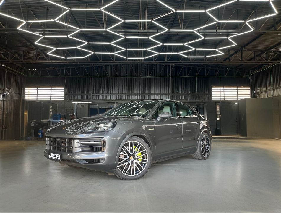 Porsche Cayenne Coupe E-Hybrid 3.0 V6 462cv
