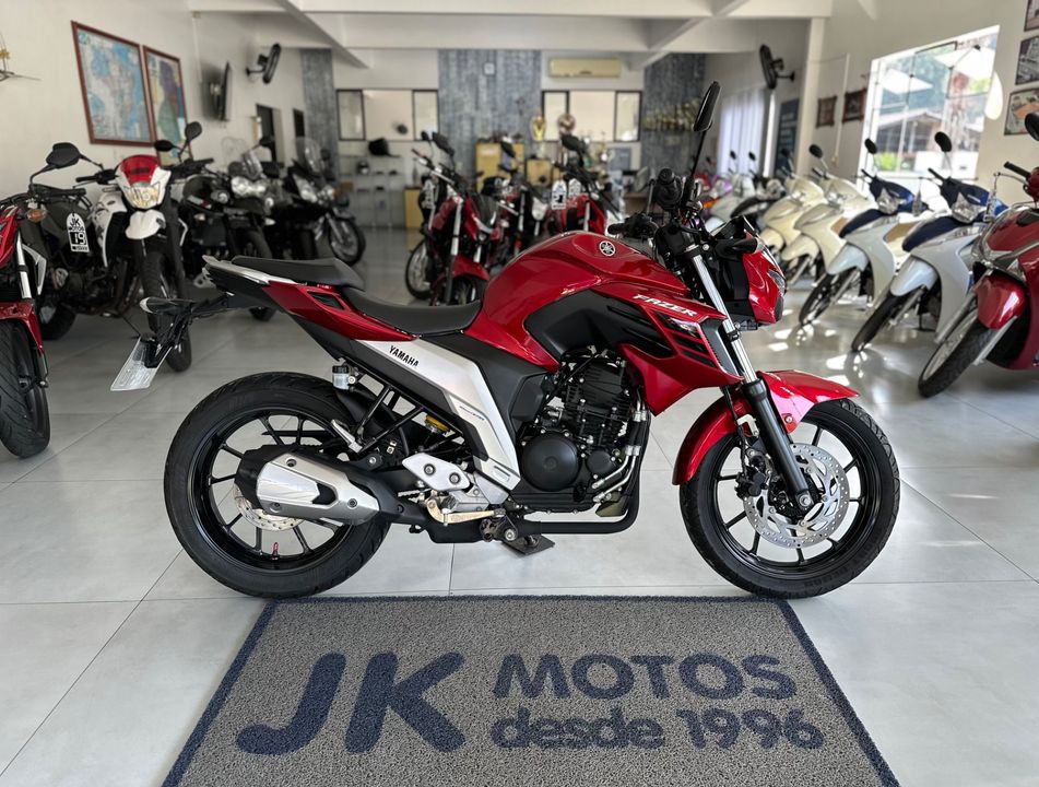 YAMAHA Fazer 250