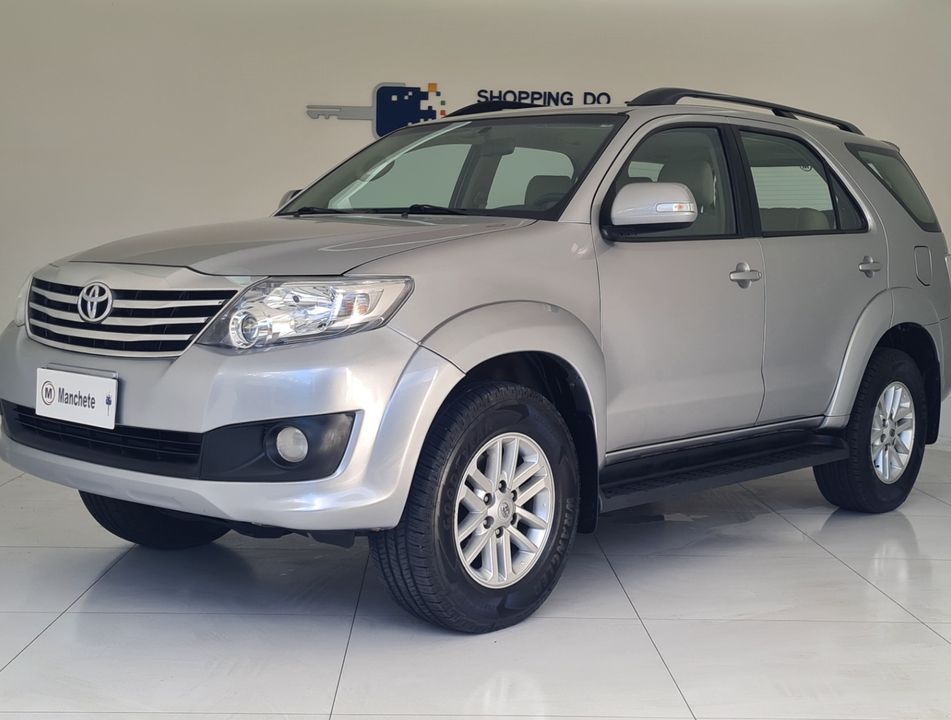 Toyota Hilux SW4 SR 4x2 2.7/ 2.7 Flex 16V Aut.