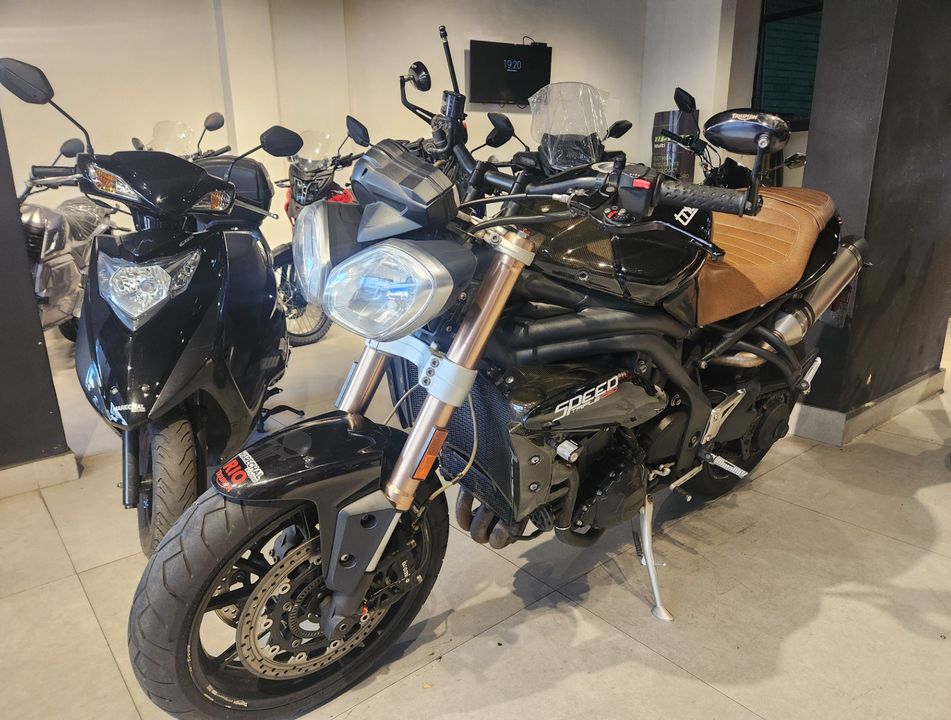  SPEED TRIPLE 1O50I