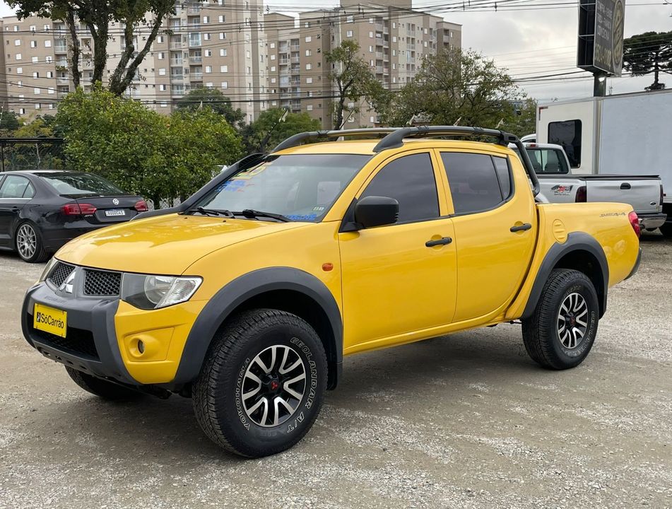 Mitsubishi L200 Triton Savana 3.2 CD TBI Dies. Mec.