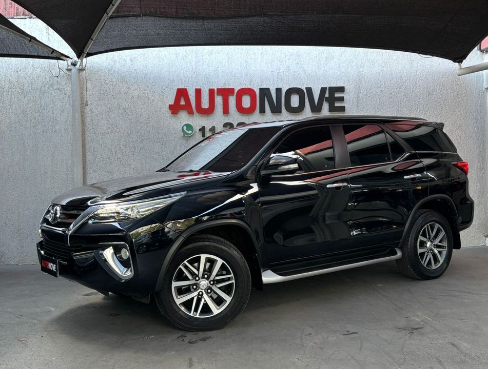 Toyota Hilux SW4 SRX 4x4 2.8 TDI 16V Dies. Aut.