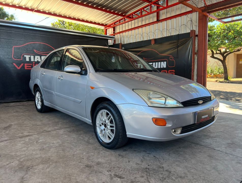 Ford Focus Ghia Sed. 2.0 16V/ 2.0 16V Flex 4p