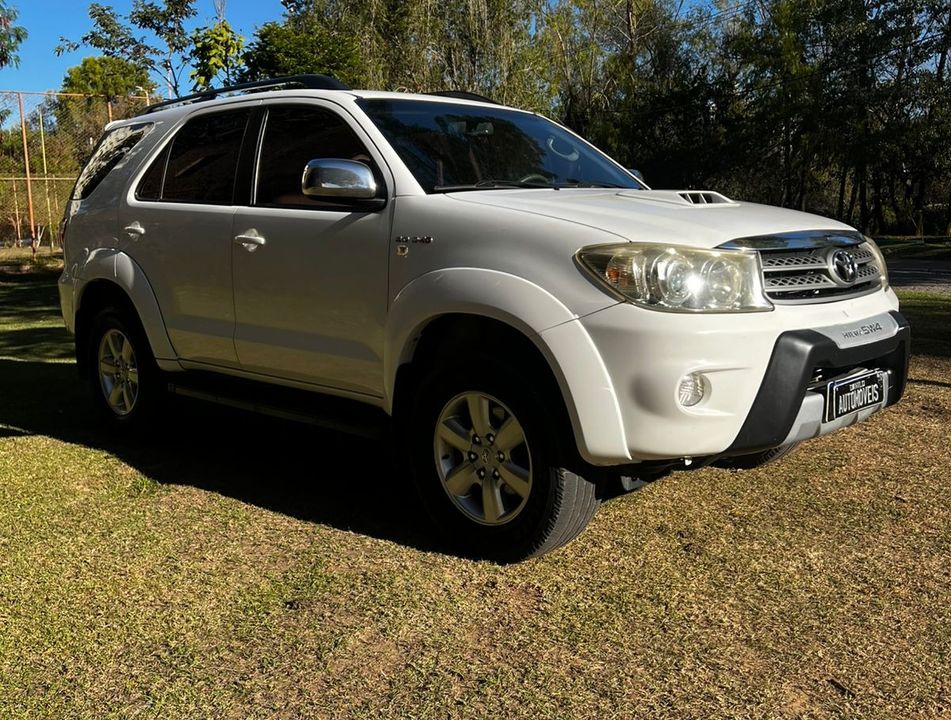 Toyota Hilux SW4 SRV D4-D 4x4 3.0 TDI Dies. Aut