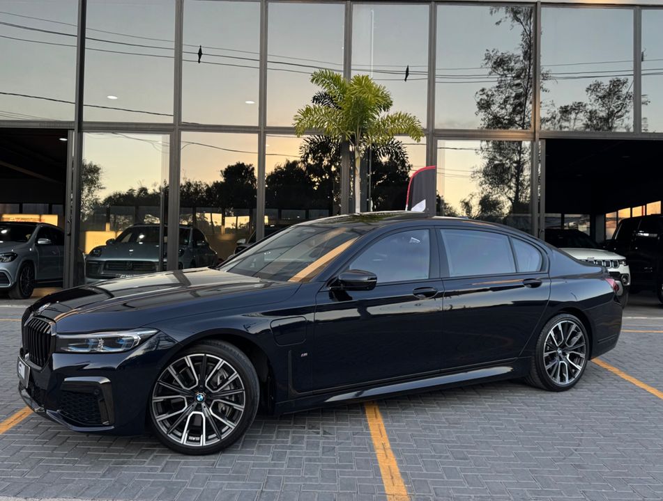 BMW 745Le M Sport Sedan 3.0 V6 Híbrido Aut.