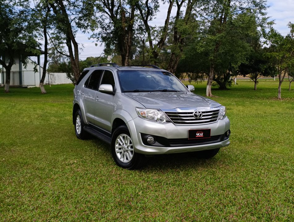 Toyota Hilux SW4 SR 4x2 2.7/ 2.7 Flex 16V Aut.