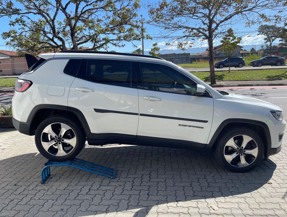 Jeep LONGITUDE F