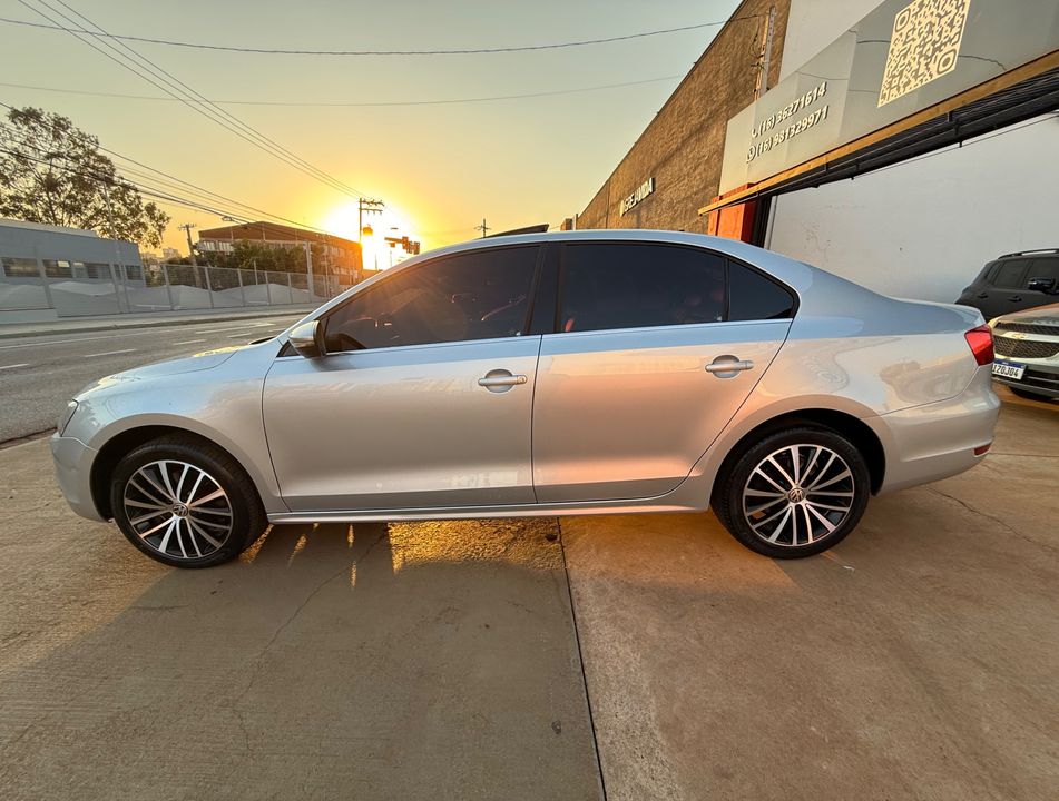 VolksWagen JETTA Highline 2.0 TSI 16V 4p Tiptronic