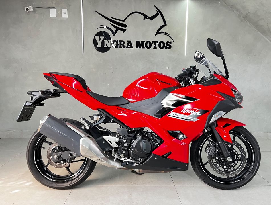 KAWASAKI NINJA 400