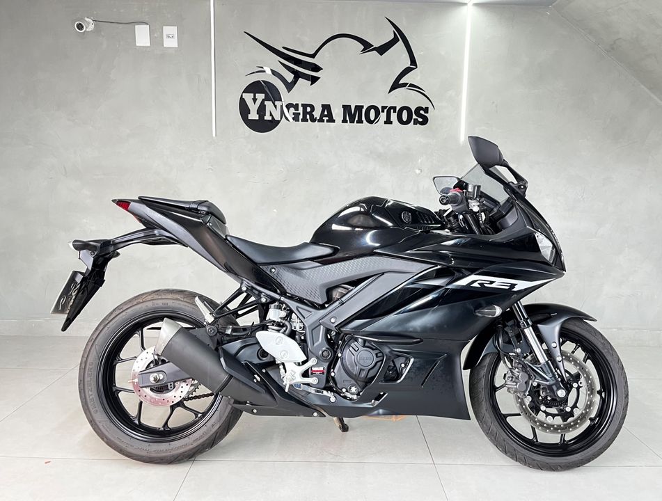 YAMAHA YZF R-3 321/ABS