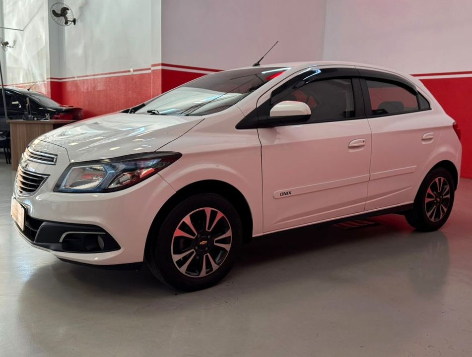 Chevrolet ONIX HATCH LTZ 1.4 8V FlexPower 5p Aut.