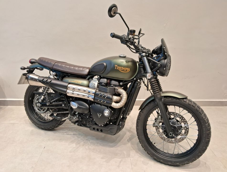 TRIUMPH STREET SCRAMBLER 900cc