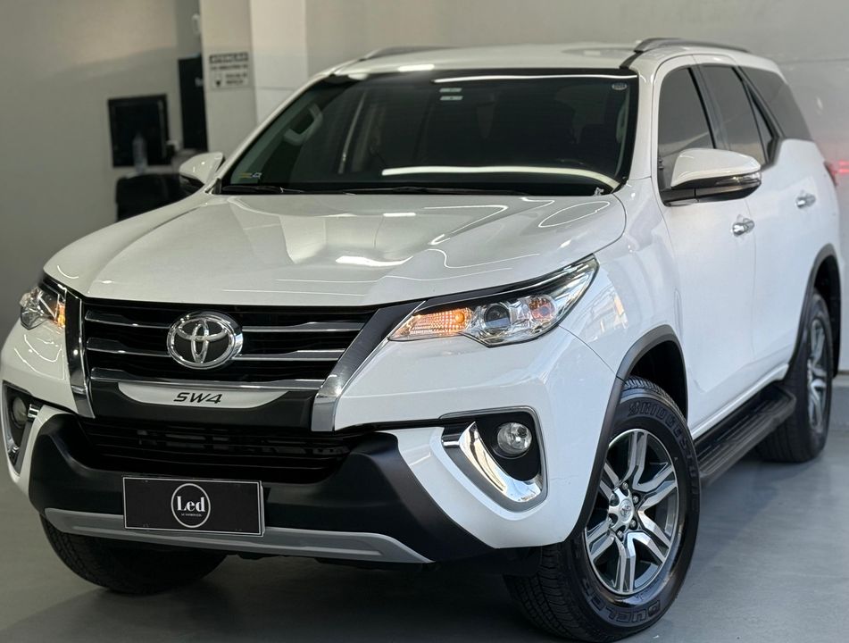 Toyota Hilux SW4 SRV 4x2 2.7 Flex 16V Aut.