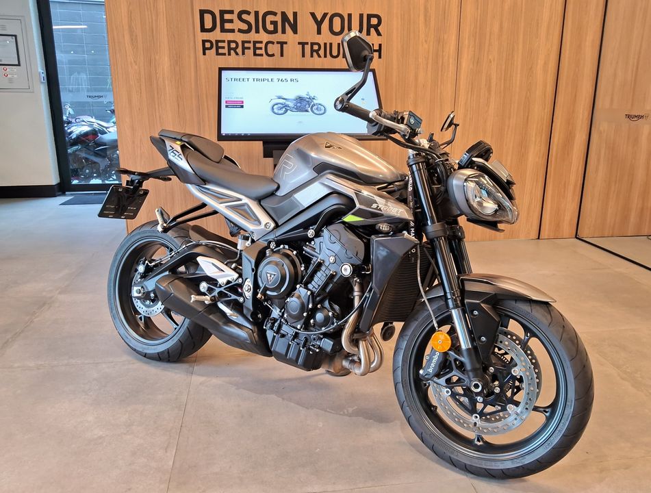 TRIUMPH STREET TRIPLE 765 R