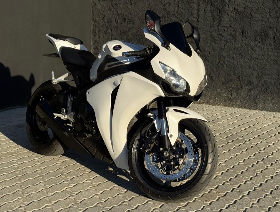 HONDA CBR 1000 RR Fireblade