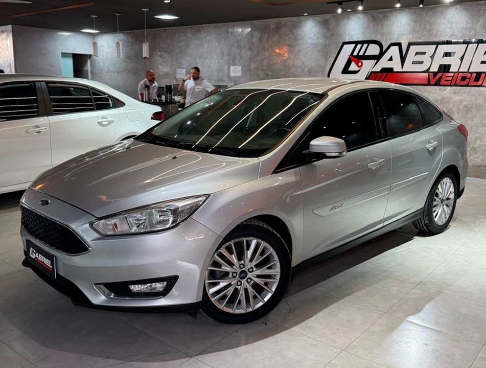 Ford Focus 2.0 16V/SE/SE Plus Flex 5p Aut.