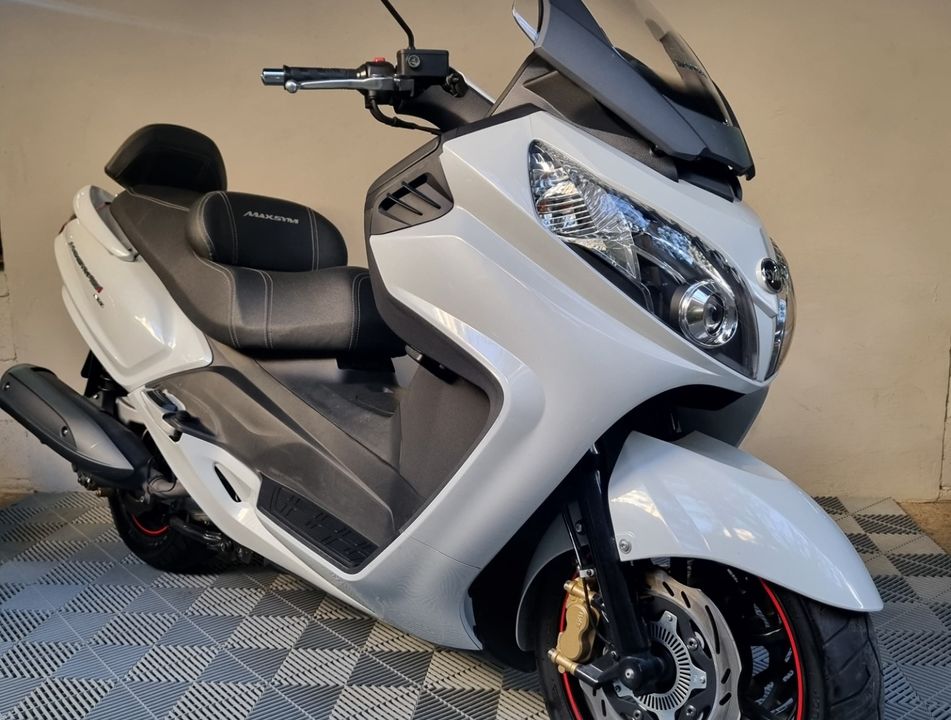 DAFRA MAXSYM 400i