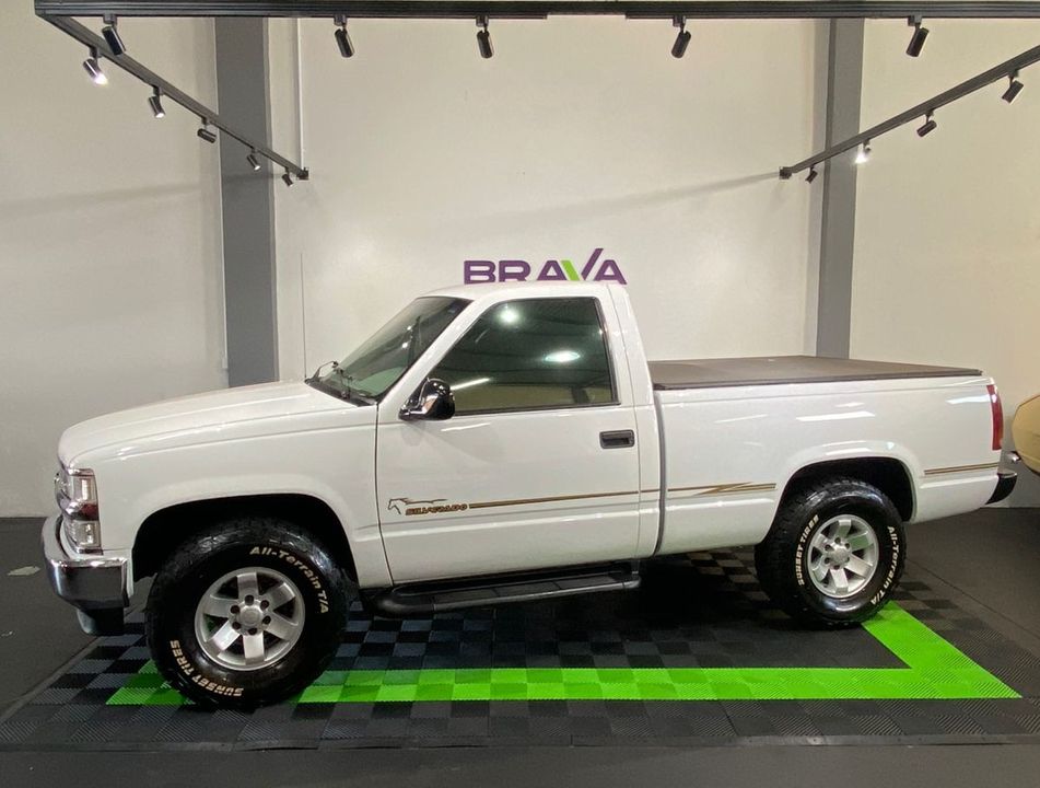 Chevrolet Silverado DLX 4.2 Diesel