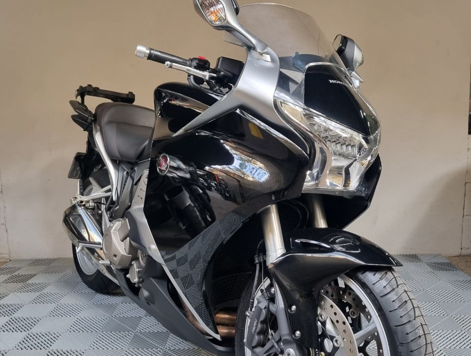 HONDA VFR 1200F