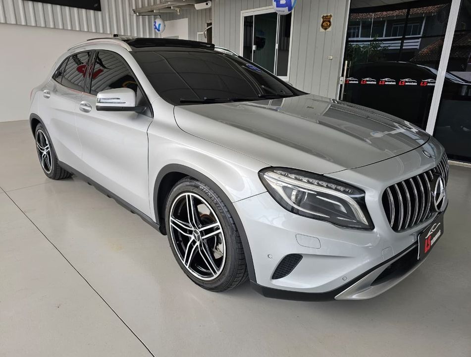 Mercedes GLA 250 Vision 2.0 TB 16V 211cv Aut.