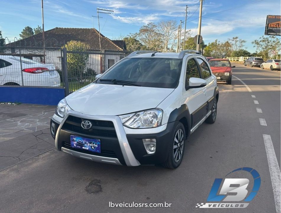 Toyota ETIOS CROSS 1.5 Flex 16V 5p Aut.