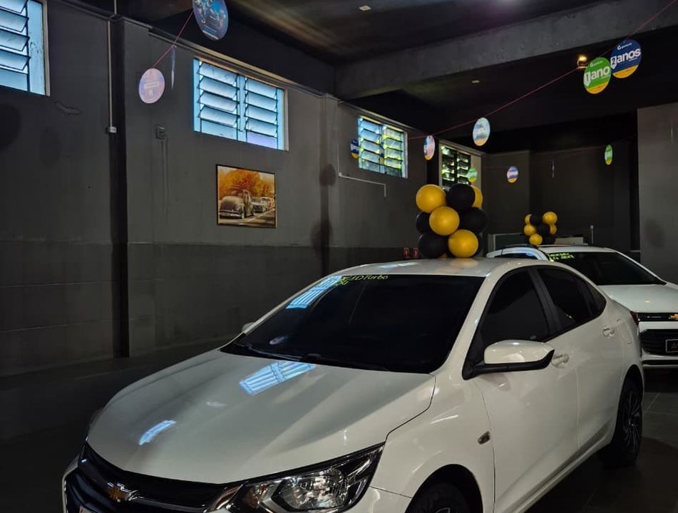 Chevrolet ONIX SEDAN Plus LT 1.0 12V Flex 4p Mec.